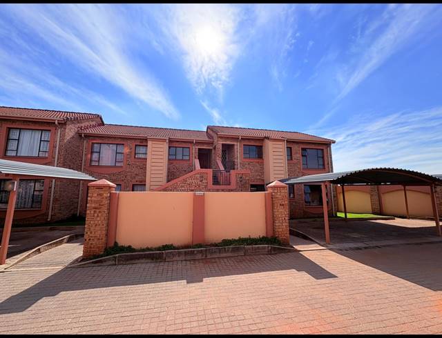 2 BEDROOM TOWNHOUSE FOR SALE IN VAALPARK